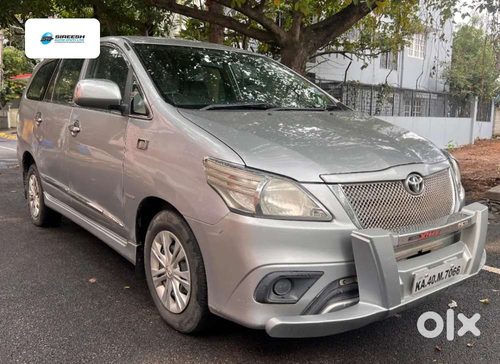 Toyota Innova 2.5 G (diesel) 8 Seater Bs Iv, 2016, Diesel