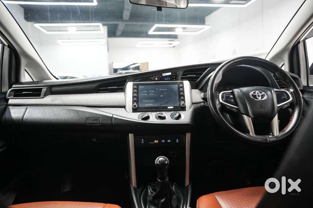 Toyota Innova Crysta 2.4 G Plus Mt 8 Str, 2024, Diesel