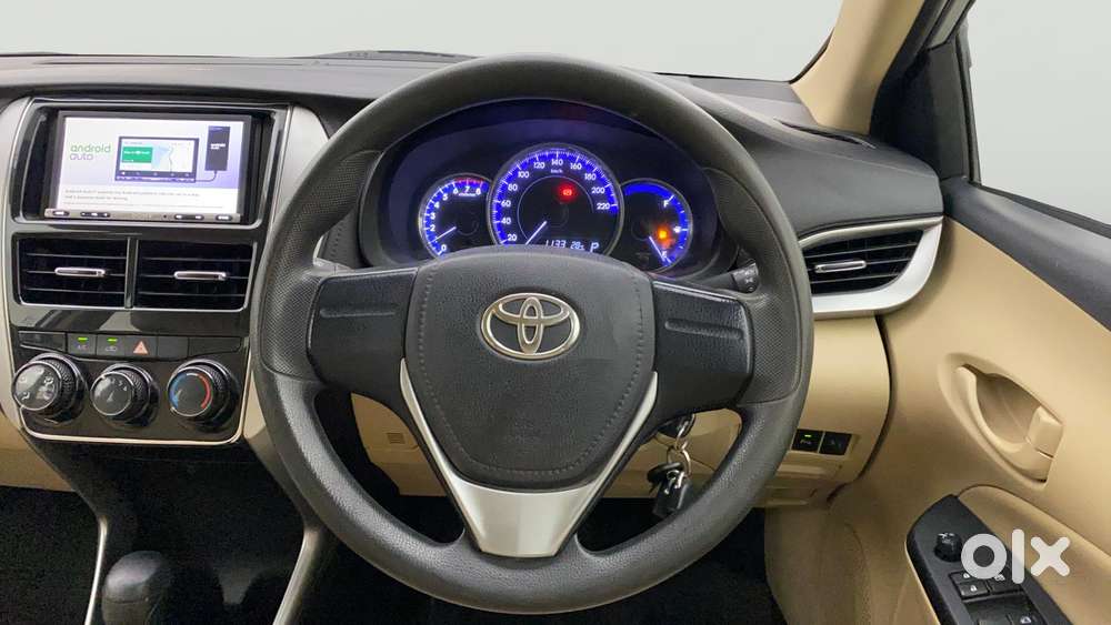Toyota Yaris J Cvt, 2020, Petrol
