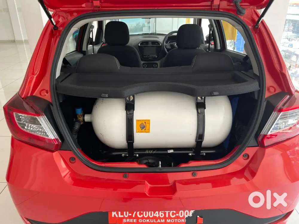 Year Back 2023 Model Tata Tiago  Cng Xz+