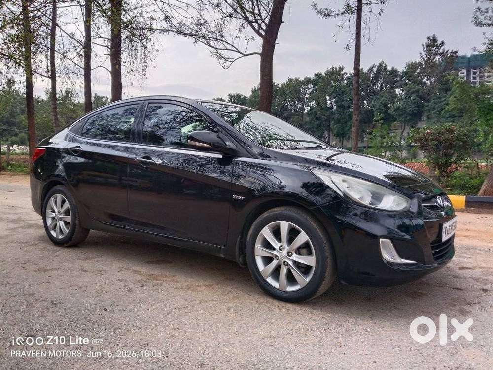 Hyundai Fluidic Verna 1.6 Vtvt Sx, 2011, Petrol