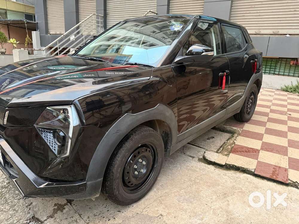 Mahindra Xuv 3xo Mx1 Pm Mt, 2025, Petrol