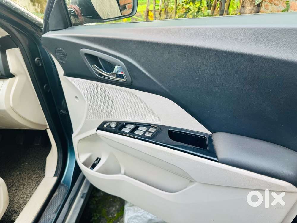 Mahindra Xuv300 2021 Petrol