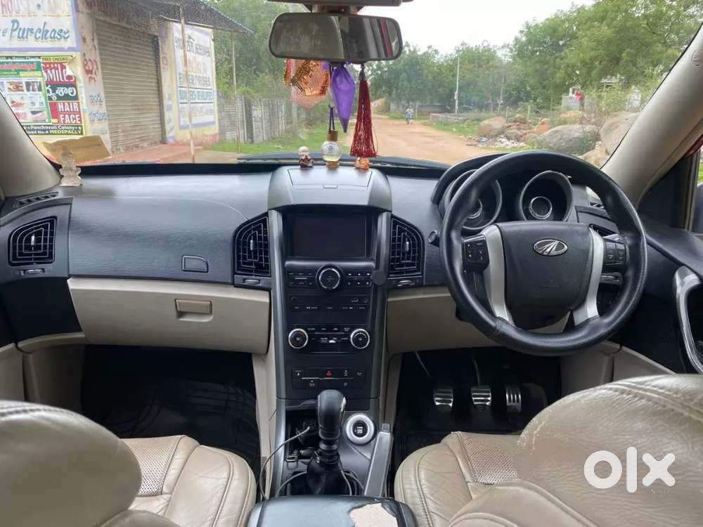 Mahindra Xuv500 W10