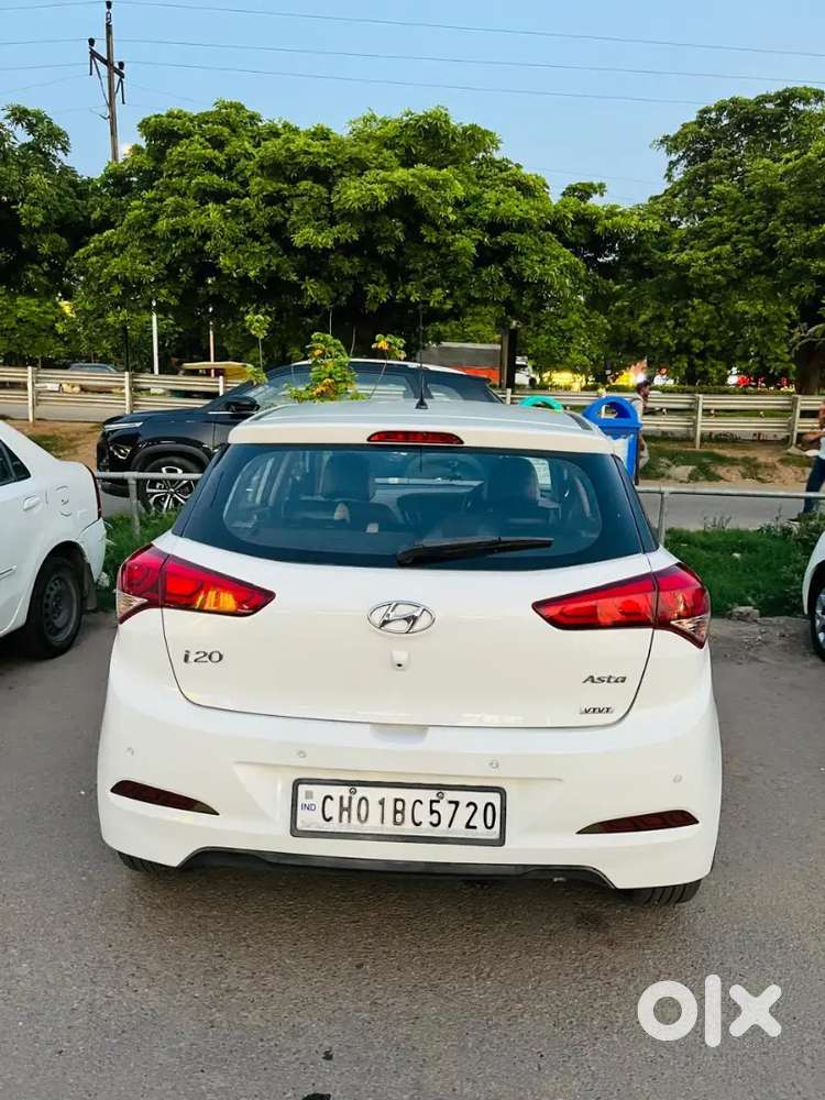 Hyundai I20 2015 Petrol 99000 Km Driven.