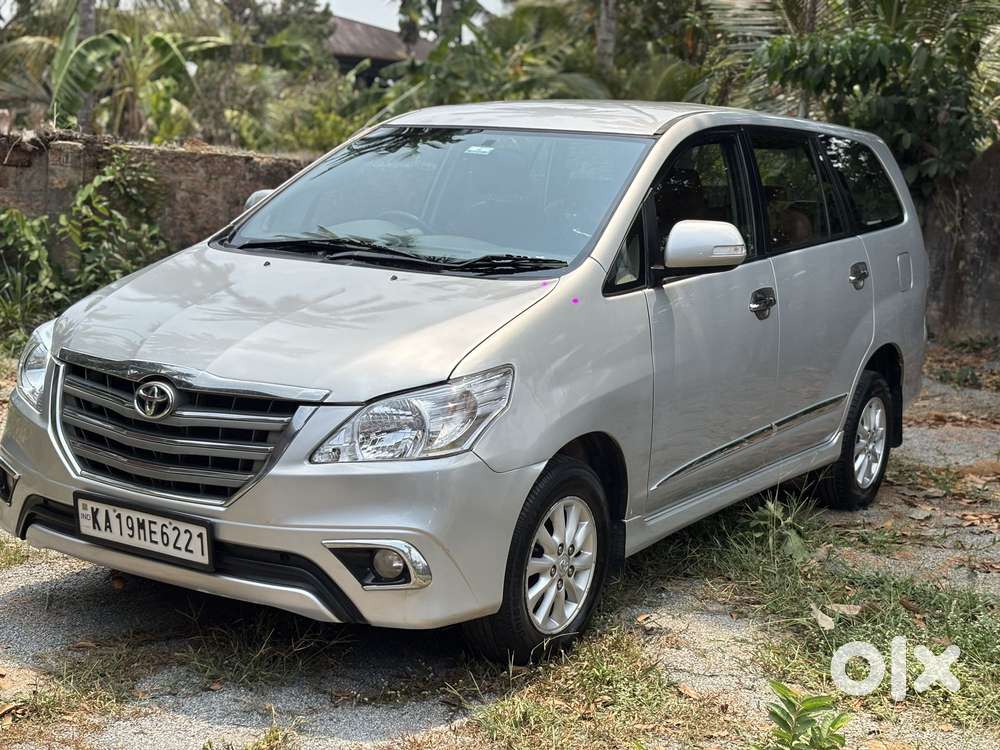 Toyota Innova 2004-2011 2.5 V Diesel 8-seater, 2014, Diesel