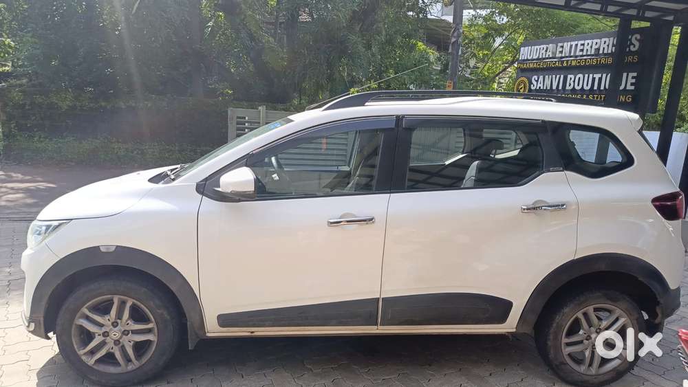 Renault Triber Rxz, 2021, Petrol