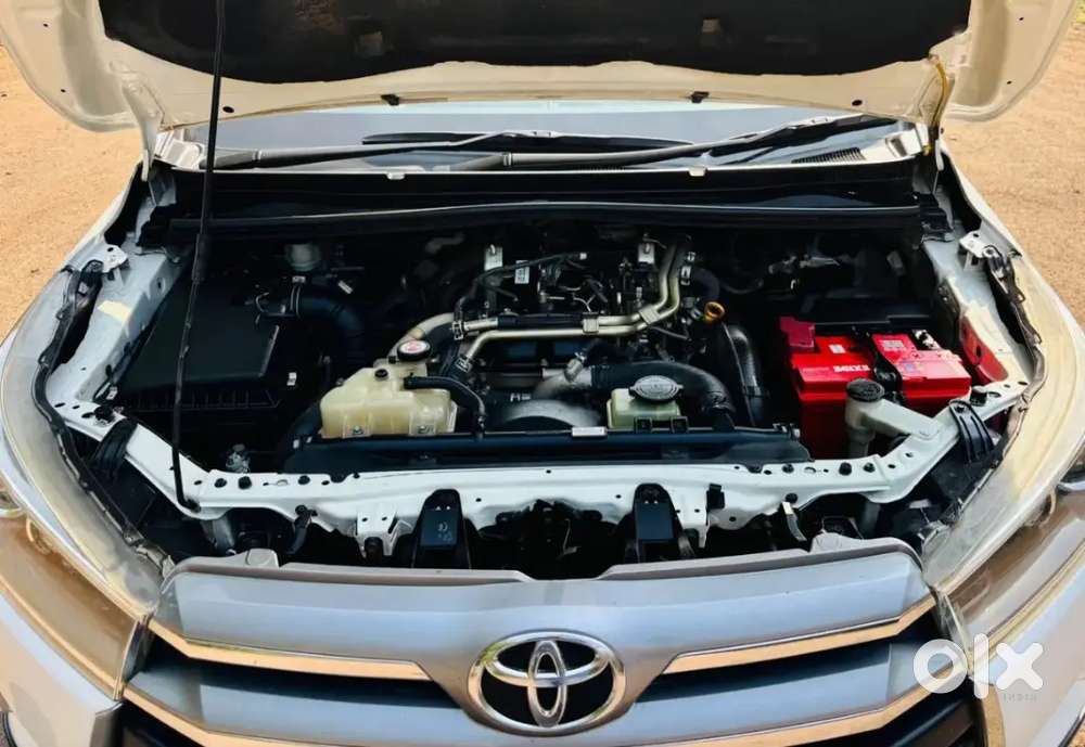 Toyota Innova Crysta 2.4 V