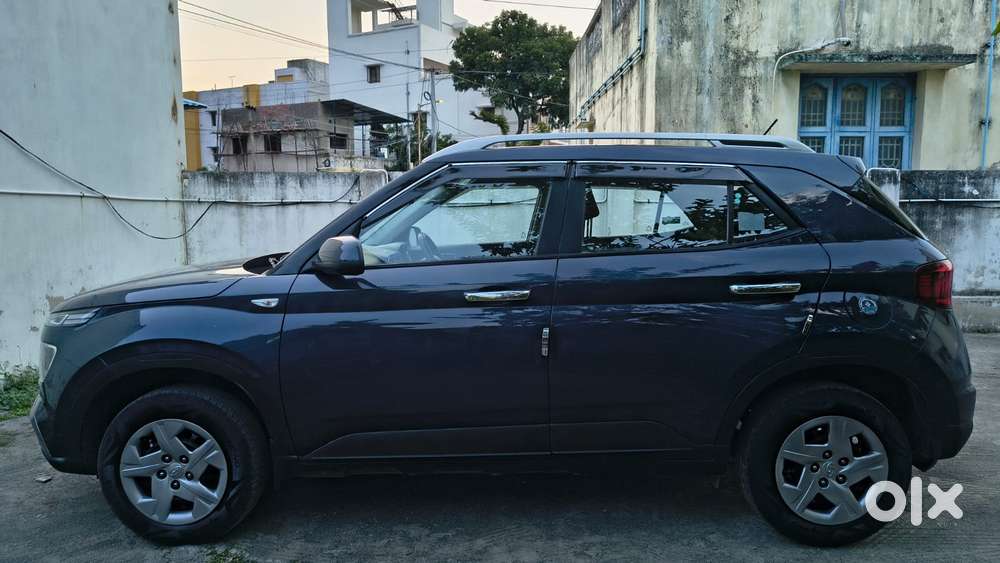 Hyundai Venue 1.2 S (o), 2022, Petrol