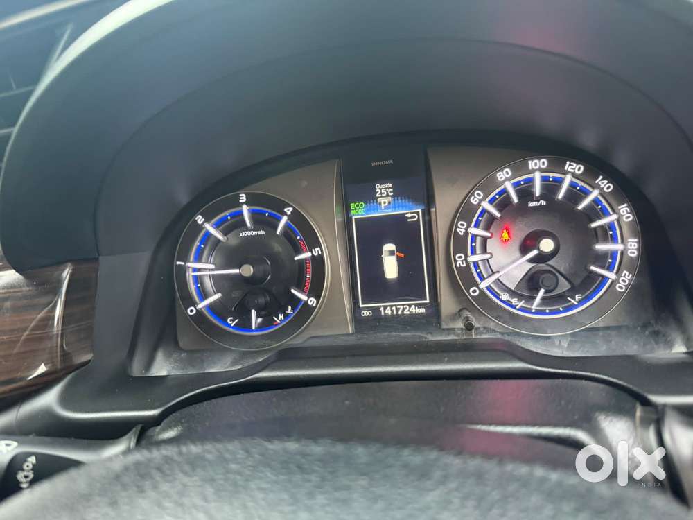 Toyota Innova Crysta 2.8 Zx At 7 Seater, 2017, Diesel