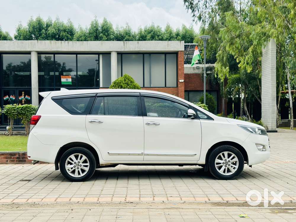 Toyota Innova 2.5 Gx 8 Str Bs-iii, 2017, Diesel