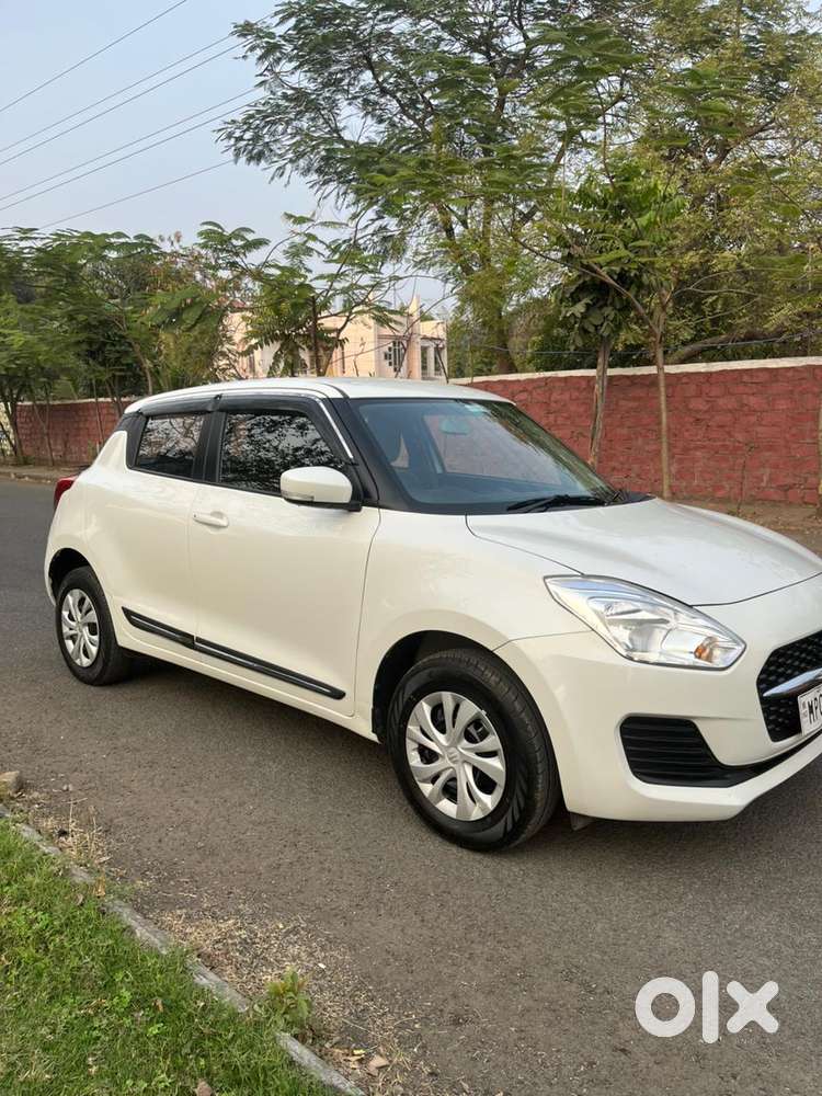 Maruti Suzuki Swift Vxi + Manual, 2023, Petrol