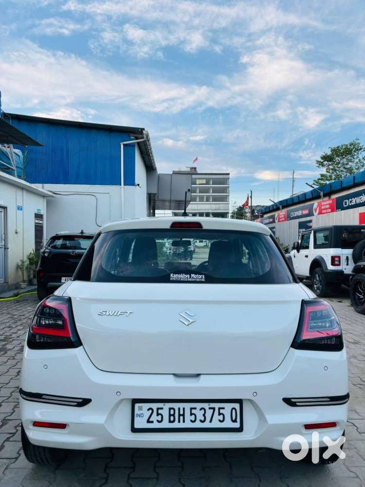 Maruti Suzuki New-gen Swift Lxi, 2025, Petrol