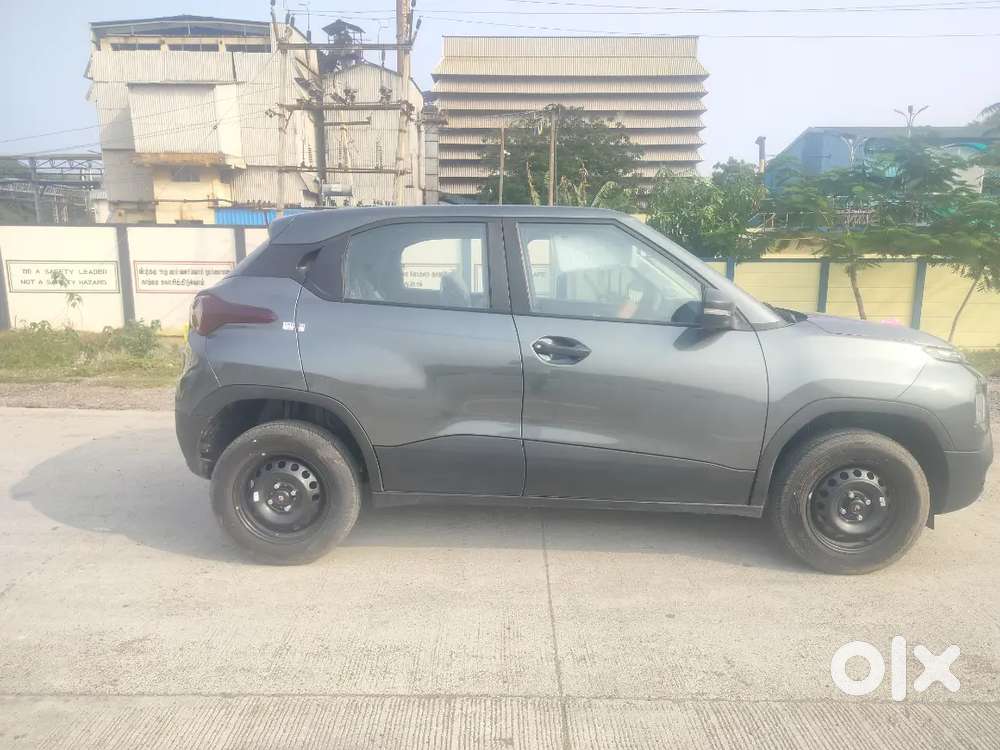 Tata Punch 2025 Petrol 1300 Km Driven