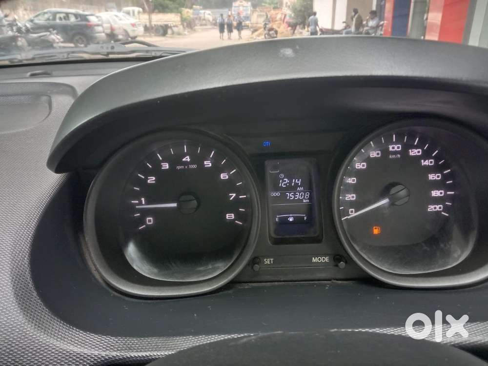 Tata Tiago Petrol 2017