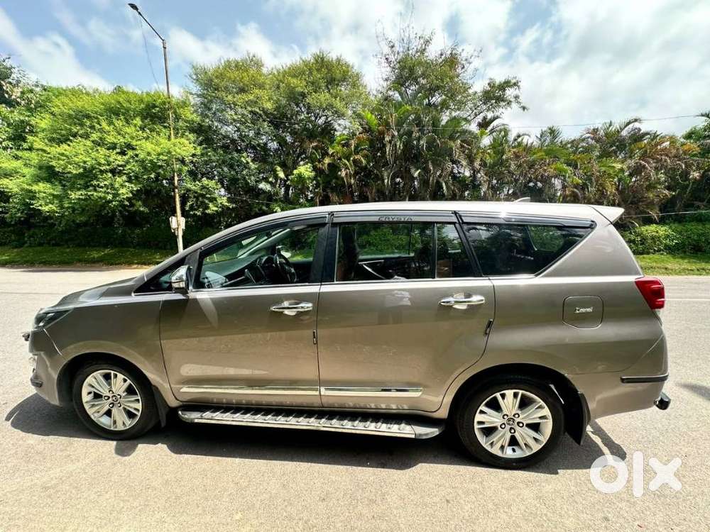 Toyota Innova Crysta 2.8z Automatic, 2016, Petrol