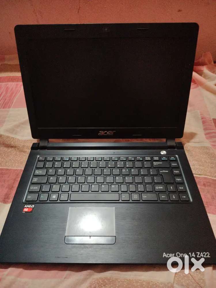 8 yrs old laptop with zero damage 8gb RAM 512GB STORAGE