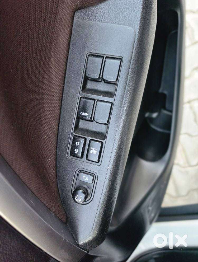 Maruti Suzuki Brezza 1.5 Zxi At Smart Hybrid, 2022, Cng & Hybrids