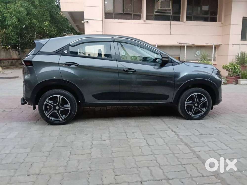 Tata Nexon Smart 1.2 Revotron Petrol 5 Mt, 2024, Cng & Hybrids