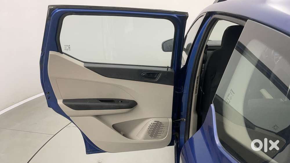 Renault Triber Rxt, 2022, Petrol