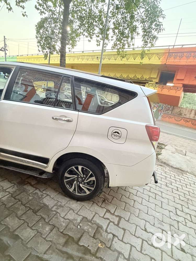Toyota Innova Crysta 2.4 V 7 Str, 2022, Petrol