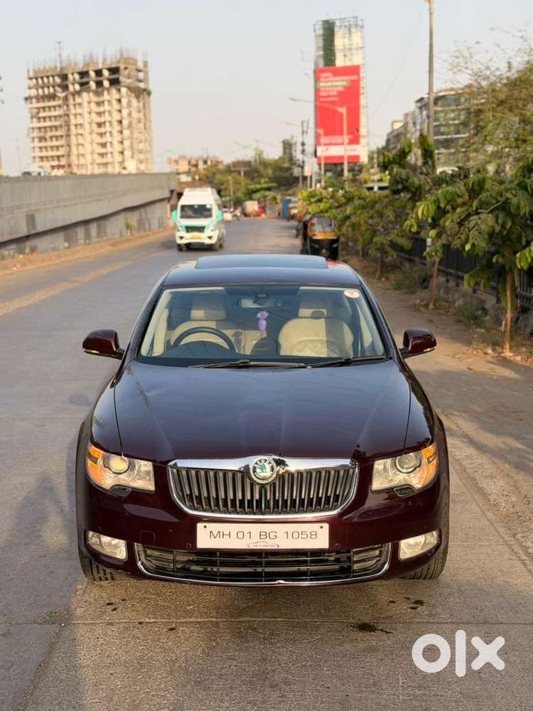 Skoda Superb 2013 Petrol 95000 Km Driven