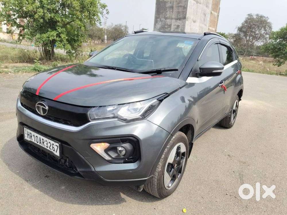 Tata Nexon, 2023, Petrol