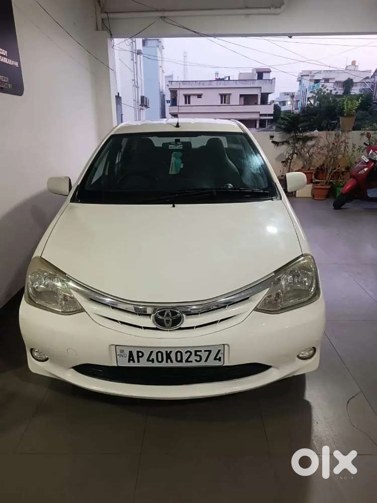 Toyota Etios [2010-2012] Petrol