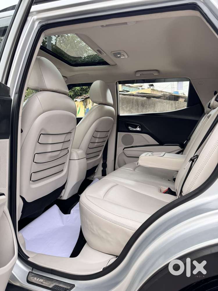 Mahindra Xuv300 W8 Option Dual Tone Diesel, 2019, Diesel