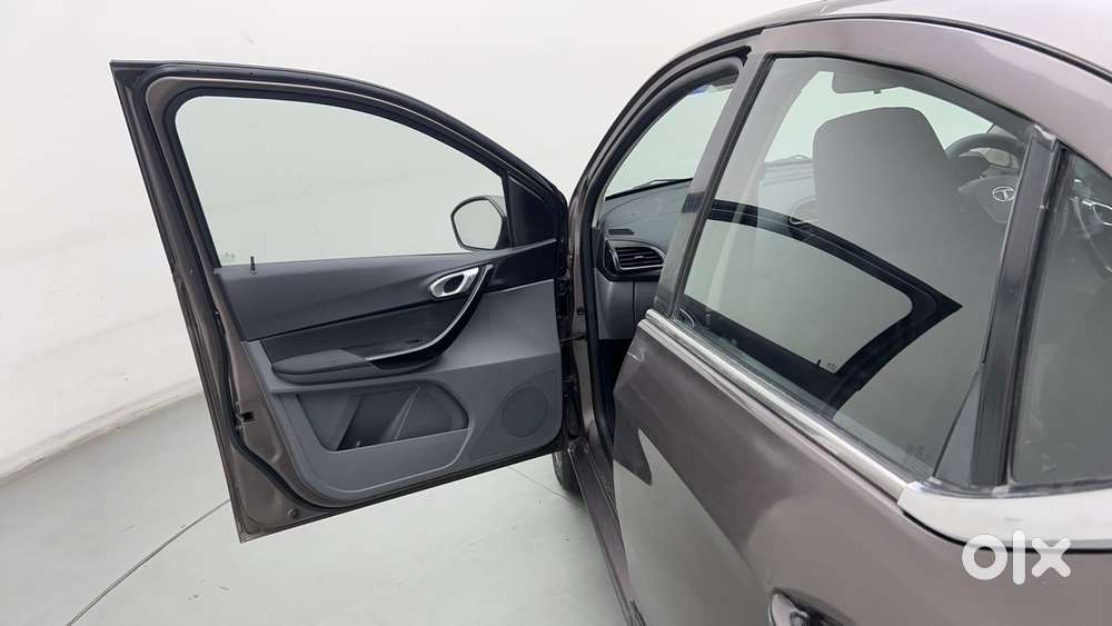 Tata Tigor Xza, 2018, Petrol