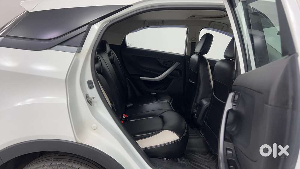 Tata Nexon 1.2 Revotron Xma Amt (s), 2022, Petrol
