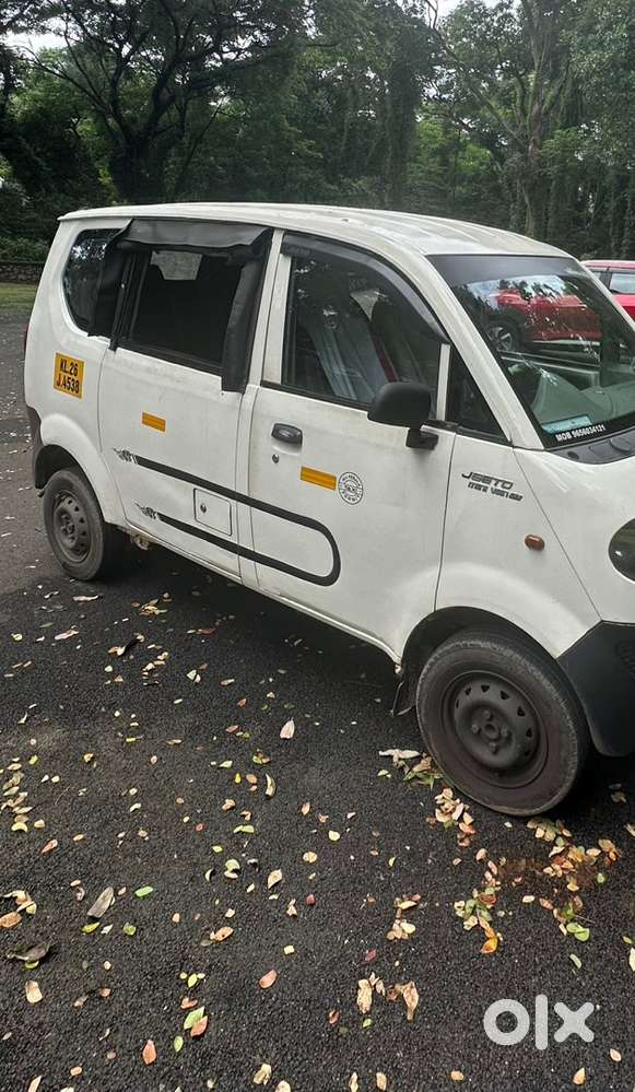 Mahindra Jeeto Minivan