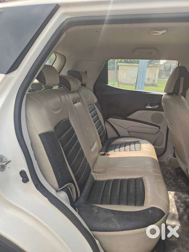 Mahindra Xuv300 W8, 2019, Petrol
