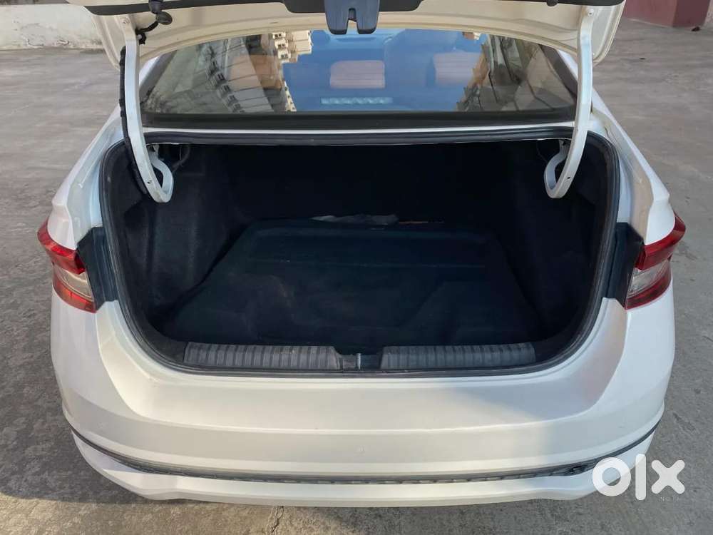 Skoda Slavia 1.0 Active Tsi, 2022, Petrol