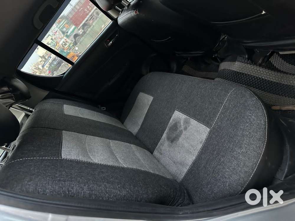 Maruti Suzuki Swift Vxi 1.2 Abs Bs-iv, 2012, Petrol