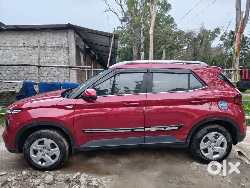 Hyundai Venue 2021 Petrol 50000 Km Driven