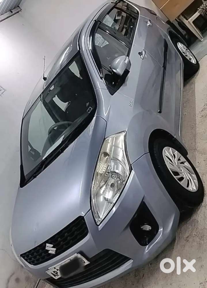 Ertiga Vdi October 2012 Model Is Very Good Condition Show Room Record