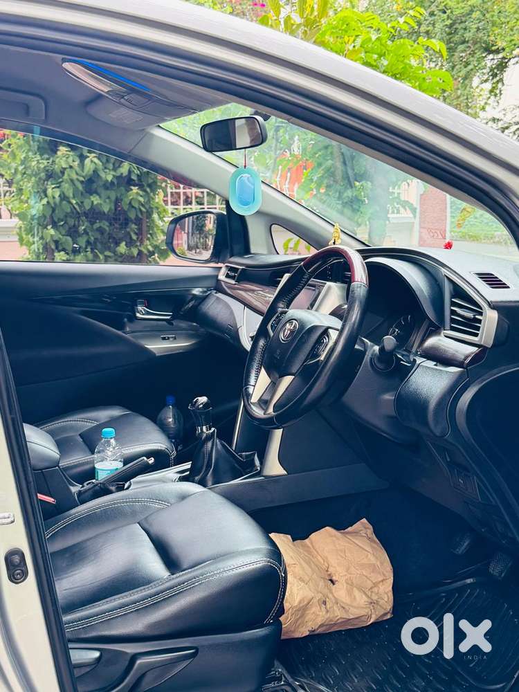 Toyota Innova Crysta 2.4 V 7 Str, 2016, Diesel