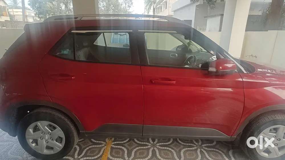 Hyundai Venue 2020 Petrol 66000 Km Driven