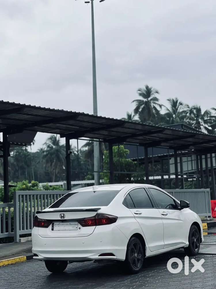 Sale Honda City 2014 Model 1.5 Vi- Vtec No Replacement Good Condition