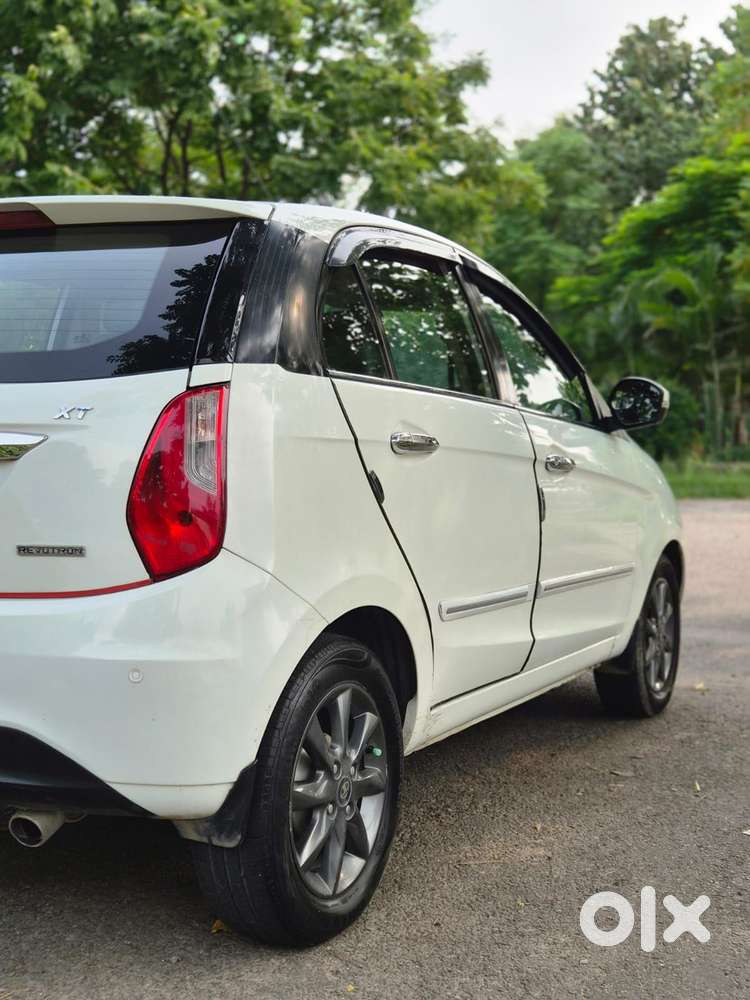 Tata Bolt Revotron Xt, 2015, Petrol