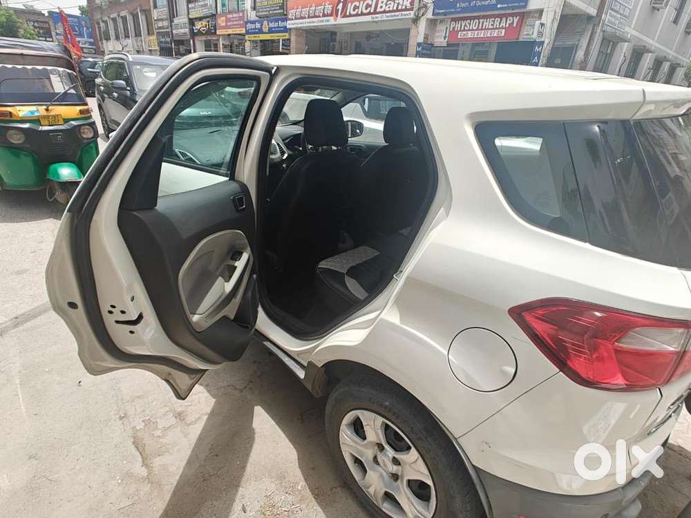 Ford Petrol 2016 Car