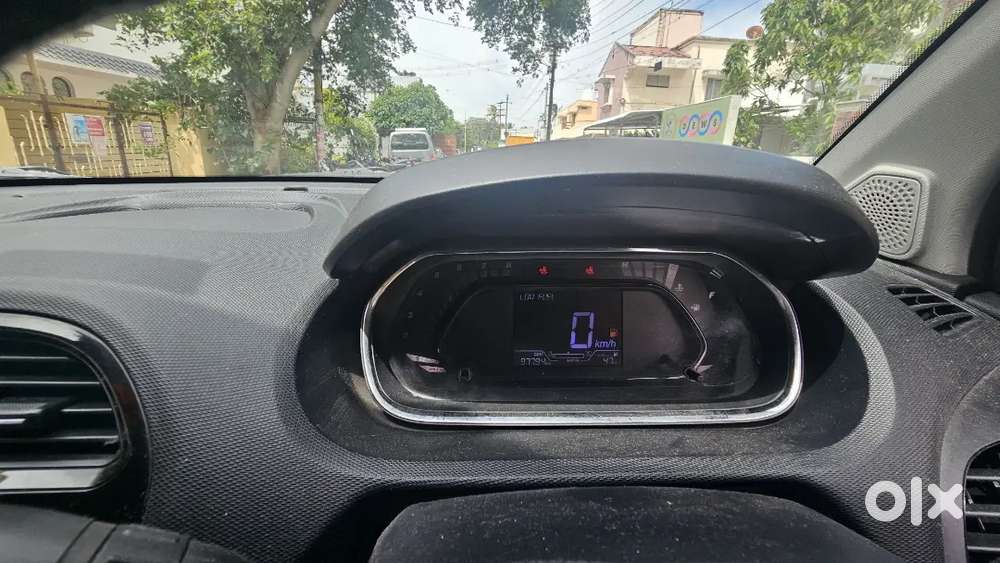 Tata Tiago Xe