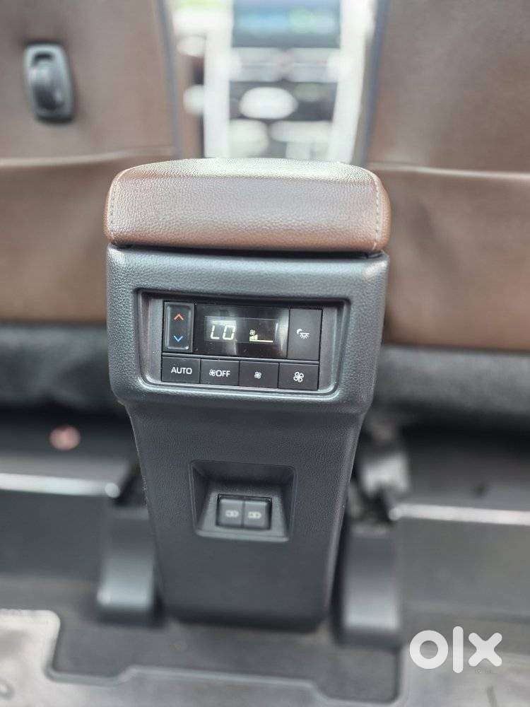 Toyota Innova Hycross 2.0 Zx (o) Hybrid 7 Str, 2023, Petrol