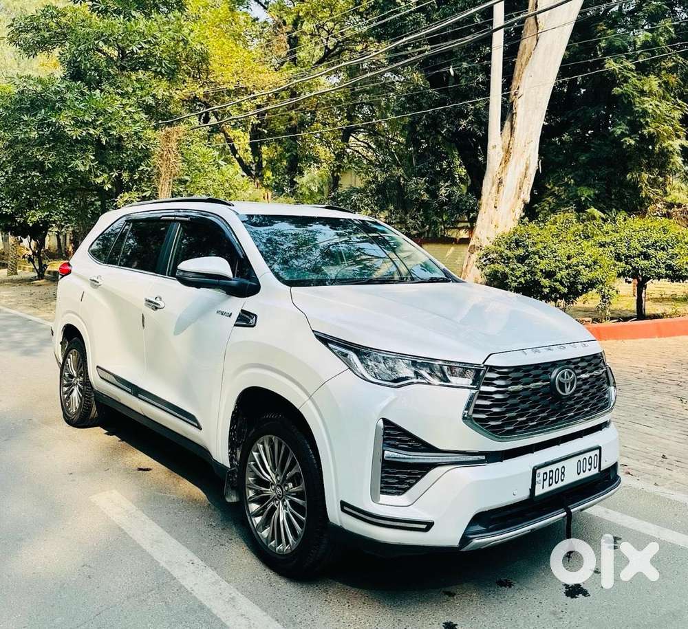 Toyota Innova Hycross 2.0 Vx Hybrid 7 Str, 2023, Petrol