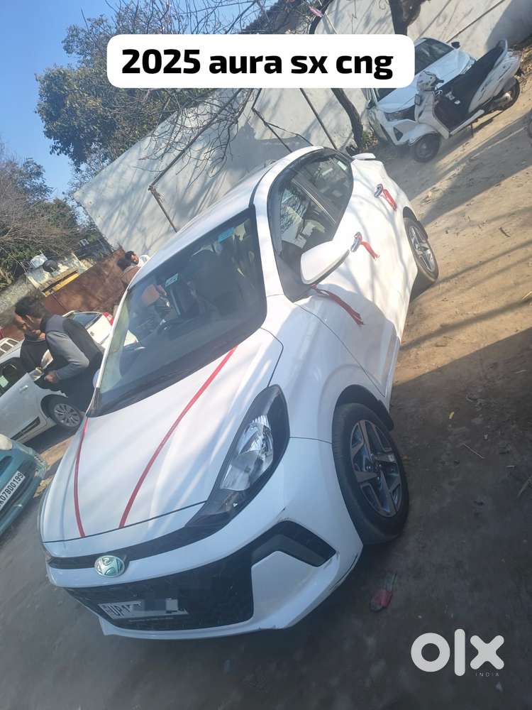 Hyundai Aura 1.2 Sx Cng, 2025, Cng & Hybrids