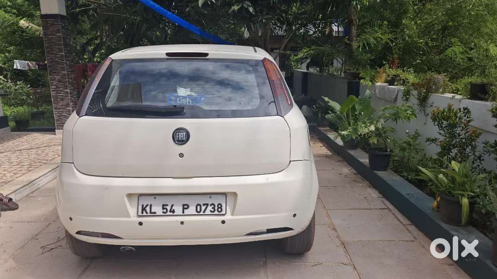 Fiat Punto 2012 Diesel 80000 Km Driven