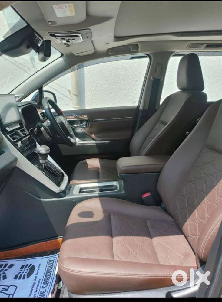 Toyota Innova Hycross 2.0 Zx (o) Hybrid 7 Str, 2023, Petrol