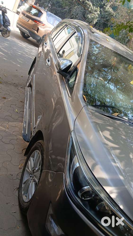 Toyota Innova Crysta 2.8 Z, 2016, Diesel