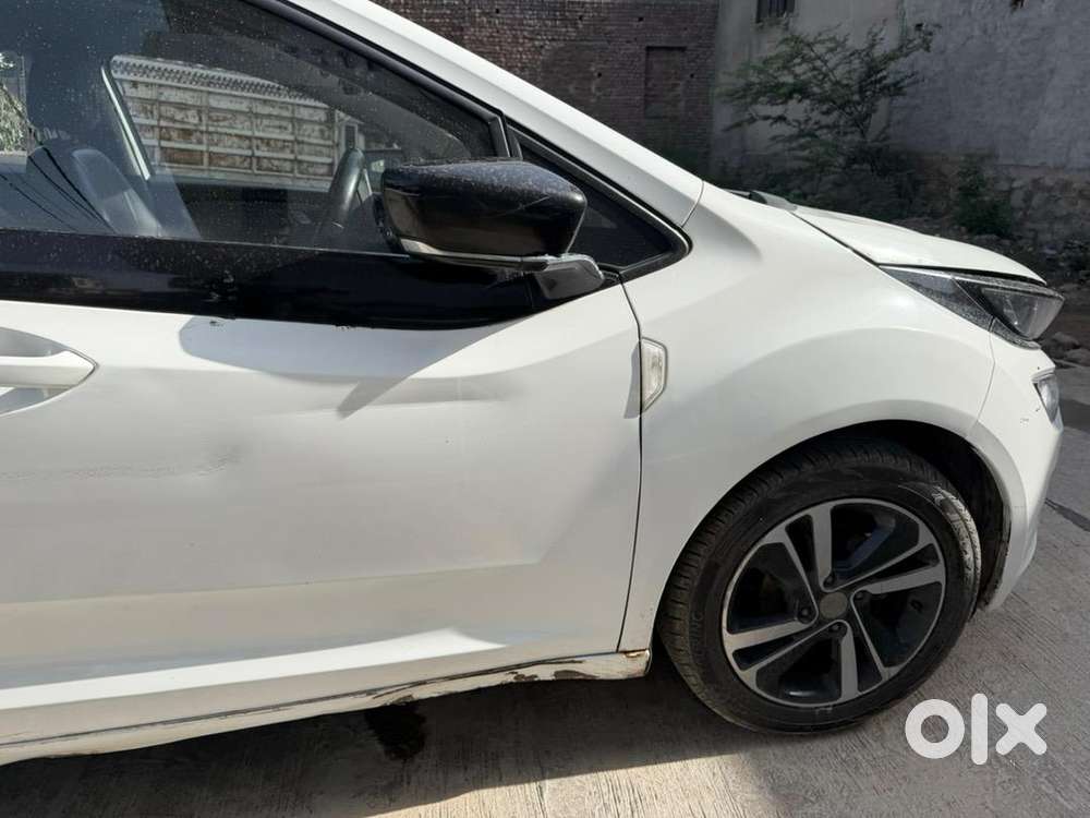Tata Altroz 2019 Petrol 200000 Km Driven In Cng Outside Fitted